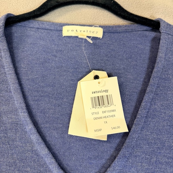 Retrology Women's Blue & Black V-Neck Soft Pull Over Top Button Accents- 1X- NWT - Picture 2 of 14